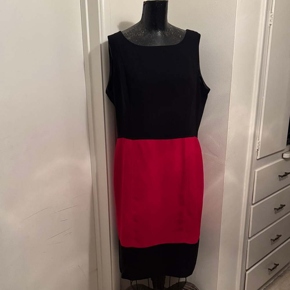Jones Studio Black and Red Midi Dress